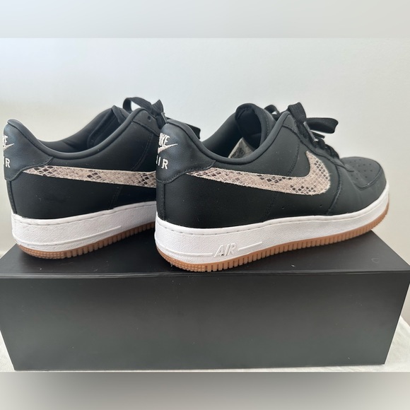 Nike Air Force 1 - Picture 2 of 3